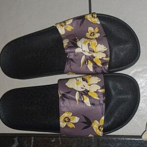 Chooka slides sandals, sz 9, floral, EUC